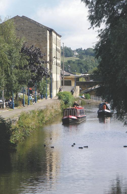 Waterfront Hotel Brighouse Exterior photo